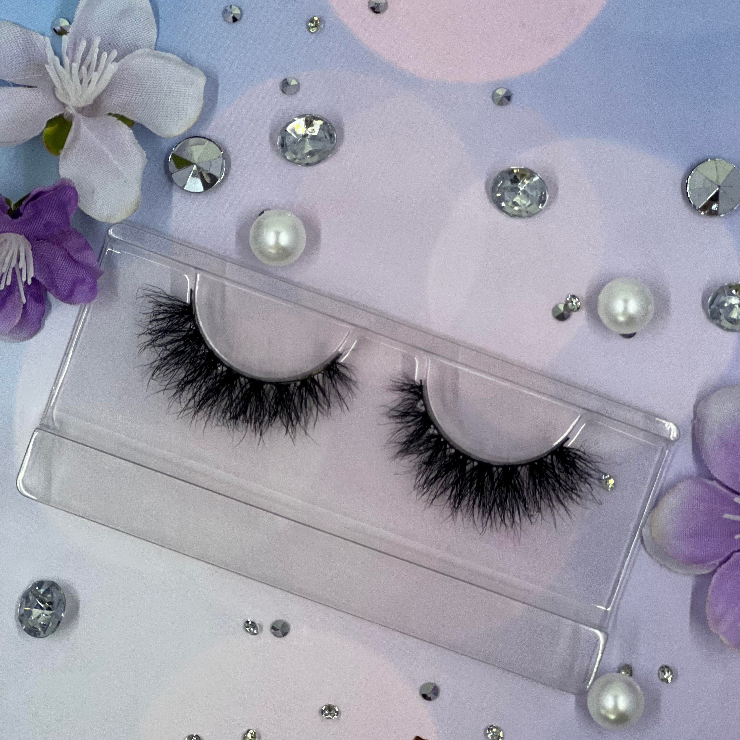 Lash "Naturally Cute"