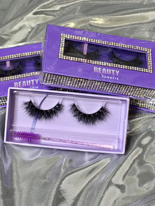 Lash "Naturally Cute"