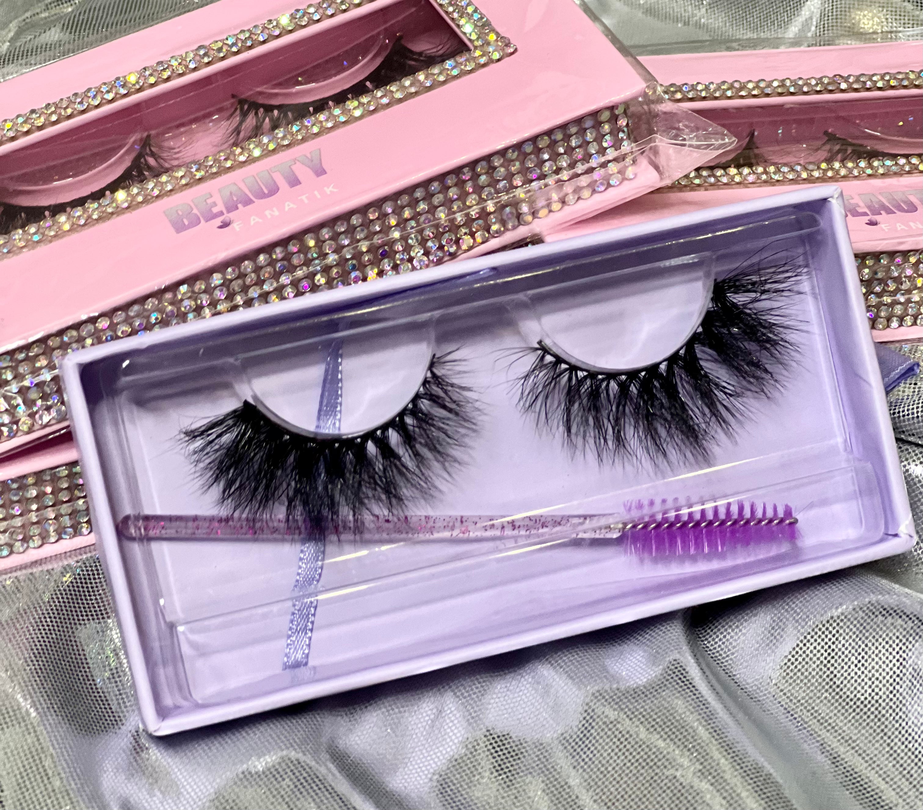 Lash "Enticing"